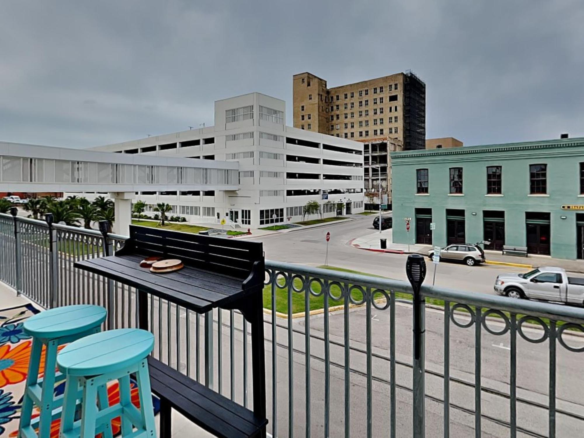 Stables On The Strand Apartment Galveston Exterior photo